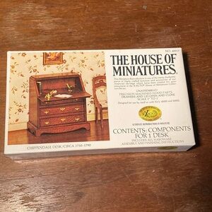 The house of miniatures Chippendale desk kit
